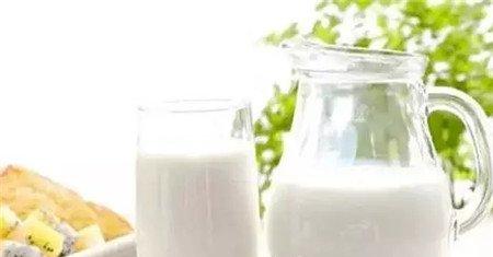 高钙奶：并不比普通牛奶有用