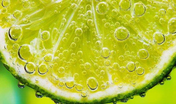 柠檬泡水喝怎么样