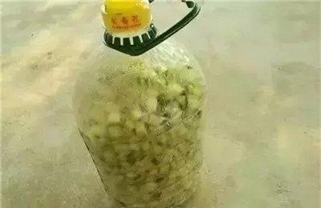 装进桶里