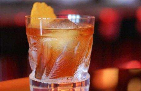 鹅莓白酒