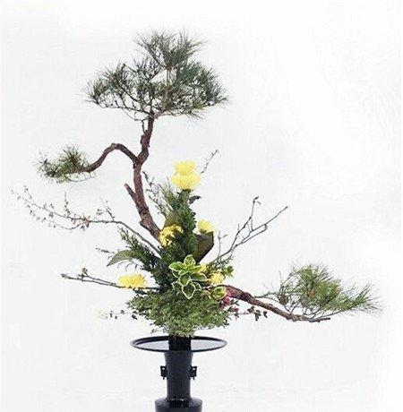 东方式插花的风格特点四:“圣”洁之尊 东方式插花的风格特点四:“圣”洁之尊